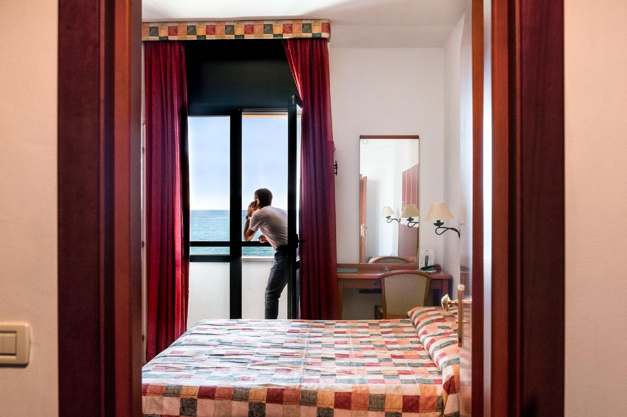 Hotel Brigantino Non Dista Porto Recanati Buitenkant foto
